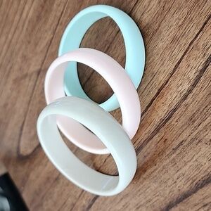 Fashion jewelry bracelets